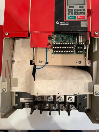 40 HP Yaskawa, CIMR-AU4A0072AAA, Variable Frequency Drive, 60 amps, 480 Volt, 3PH - Image 4