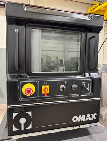 Omax #2626 Jet Machining center, 46" x 31" table, 26" X, 26" Y, 8" Z, 30 HP, 60000 psi, 2018 - Image 2