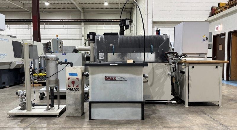 Omax #2626 Jet Machining center, 46" x 31" table, 26" X, 26" Y, 8" Z, 30 HP, 60000 psi, 2018 - Image 9