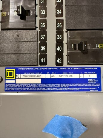 225 Amp. Square D, NC38F, Type 1 Enclosure, 3-Phase, 4-Wire, 120/208Y Volts w/ misc. breakers - Image 4