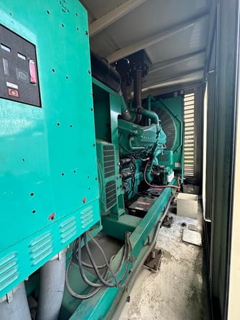 900 KW Cummins #1000DFJD, Diesel Generator, 1207 HP, #KTA38-G4 engine, sound attenuated enclosure, 400 hours - Image 5