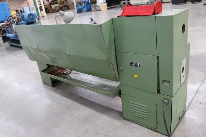 16" x 60" SKB #1660, gap bed engine lathe, 3-jaw chuck, tool holder, chanhge gears, 1988 - Image 4