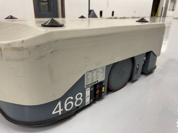 Kuka AGVs, KMP 600, batteries & charger included, sold in lots of 10 - Image 6