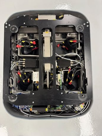 Kuka AGVs, KMP 600, batteries & charger included, sold in lots of 10 - Image 9