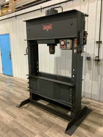 150 Ton, Dake #8-228, hydraulic H-frame press, 16" stroke, 48" btwn uprights, 20" x 55" bed area, 2 HP - Image 2