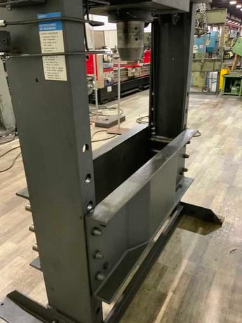 150 Ton, Dake #8-228, hydraulic H-frame press, 16" stroke, 48" btwn uprights, 20" x 55" bed area, 2 HP - Image 6