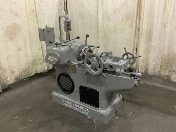 1/4" - 1" Landis #8R4762, lead screw pipe & bolt threader, 15" carriage travel, forward/reverse, 2 HP - Image 1