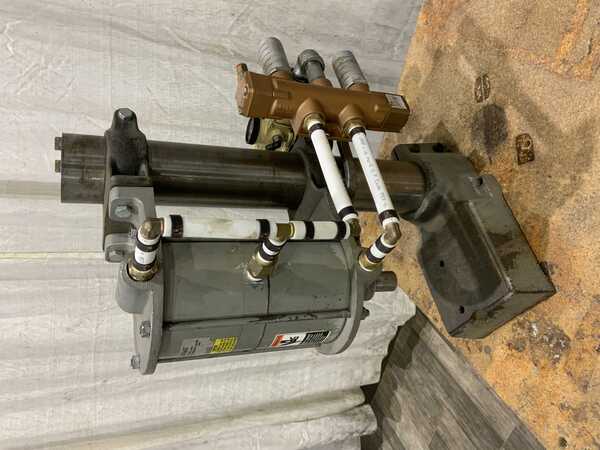 Airmite #CMS19, air press, 3850 lb., 2 stroke, 1" rod diameter, 4.5" throat, 5.5" x 5" bed, 6" Shut Height - Image 6