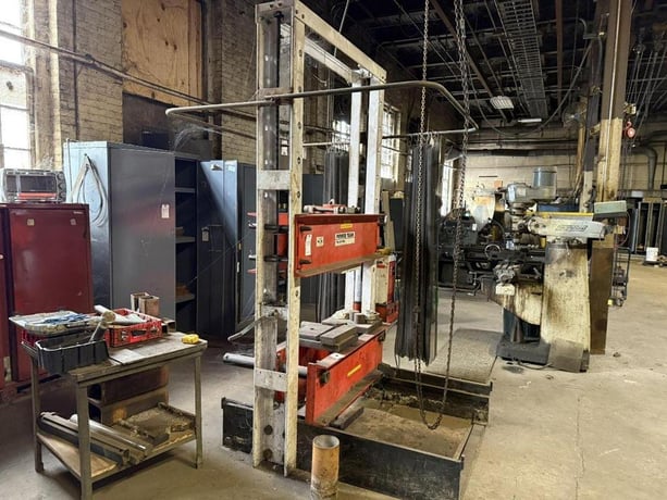 80/100 Ton, Power Team, H-frame hydraulic shop press, roll bed press, foot treadle activated - Image 3