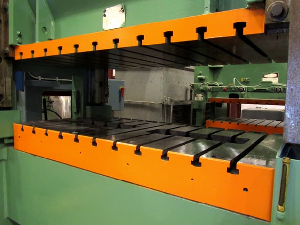 250 Ton, Clearing /Niagara #BP2, 6" stroke, 23.5" Shut Height, 72x36" bed, new Ceico Control, 1996, recond' d - Image 2
