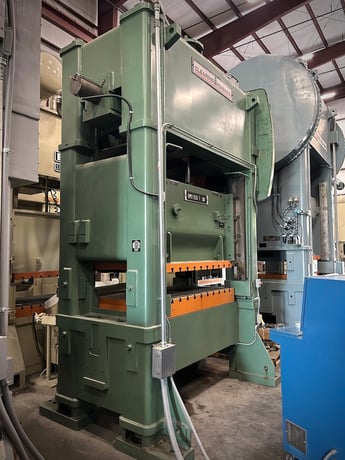250 Ton, Clearing Niagara #BP2, 6" stroke, 23.5" Shut Height, 72x36" bed, new controls, 1996, reconditioned - Image 2
