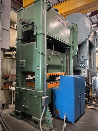 250 Ton, Clearing Niagara #BP2, 6" stroke, 23.5" Shut Height, 72x36" bed, new controls, 1996, reconditioned - Image 4