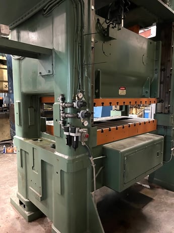 250 Ton, Clearing Niagara #BP2, 6" stroke, 23.5" Shut Height, 72x36" bed, new controls, 1996, reconditioned - Image 7