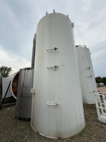 5000 gallon, Mueller stainless cone bottom silo - Image 4