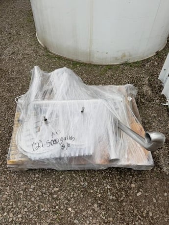 5000 gallon, Mueller stainless cone bottom silo - Image 7