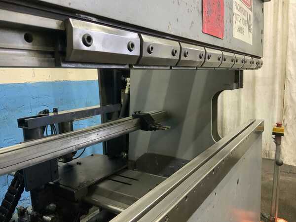 70 Ton, LVD #SP670, hydraulic press brake, Cybelec CYB Touch 12 CNC controls, 6' overall, dual foot pedals - Image 5