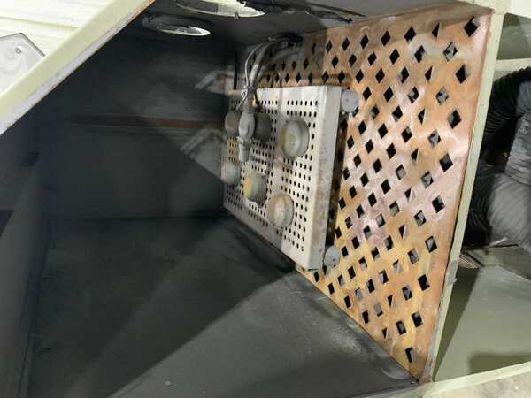 Clemco #CAB-INEX-3048R-300-CDC, sandblast cabinet, dual door opening, 2 gloves, 2017 - Image 3