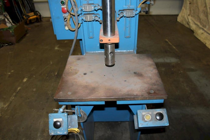 12 Ton, PH #OGM-12, hydraulic press, 10" stroke, 12.5" daylight, 8" throat, 23" x17.5"bed, Allen Bradley - Image 5