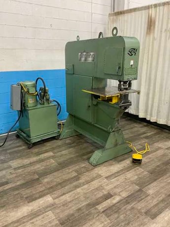 Piranha #SEP-120, ironworker with hydraulic tank system, 120 ton, foot pedal, 10 HP - Image 1