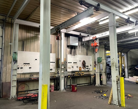 2 Ton, Freestanding Bridge Crane - 8' L x 10' width x 12' T (Already Taken Down) - Image 9