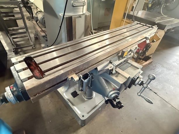 Jet #JTM-4VS, vertical mill, 9" x49" table, 3 HP, 34" x 12" x 14.5" travel, variable speed, R-8, 60-4200 RPM - Image 3