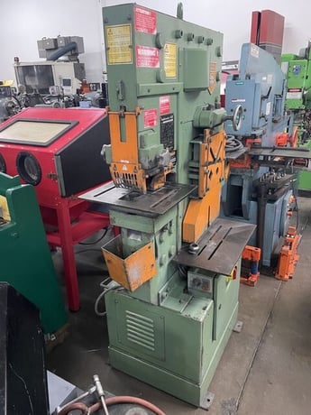 5" x 5" x 1/2" Peddinghaus #Peddiworker-1050, Hydraulic Ironworker, 105 Ton, 10" throat, 3/4"-1-1/4" hole - Image 3