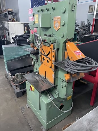 5" x 5" x 1/2" Peddinghaus #Peddiworker-1050, Hydraulic Ironworker, 105 Ton, 10" throat, 3/4"-1-1/4" hole - Image 4