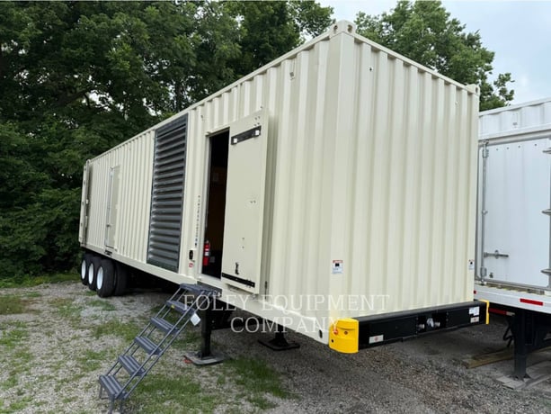 1500 KW Caterpillar #XQ1500RD, diesel generator set, 773 hours, 1998 - Image 1