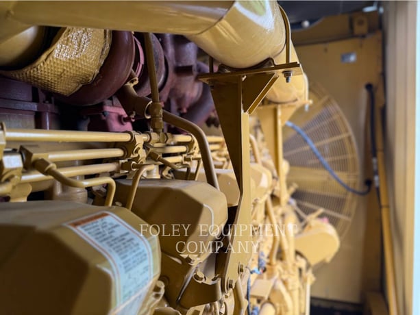 1500 KW Caterpillar #XQ1500RD, diesel generator set, 773 hours, 1998 - Image 7