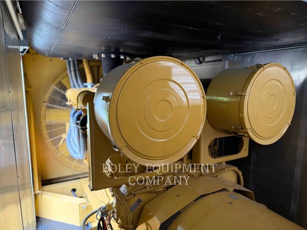 1500 KW Caterpillar #XQ1500RD, diesel generator set, 773 hours, 1998 - Image 8