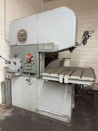 26" x 12.5" DoAll #26-3, vertical bandsaw, 40-9000 FPM, 1" x 186" blade, power table feed / tilt - Image 1