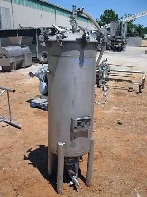 47 gallon Axton Manufacturing Ltd, Stainless Steel Pressure / Vacuum Tank, 18" diameter x 43" straight wall - Image 3