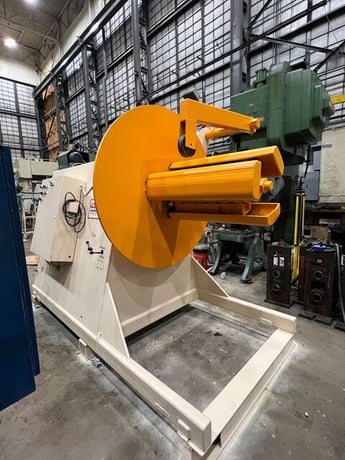 20000 lb. Coe Press Equipment, motorized uncoiler, 30" width, variable speed, holddown arm, hydraulic - Image 2