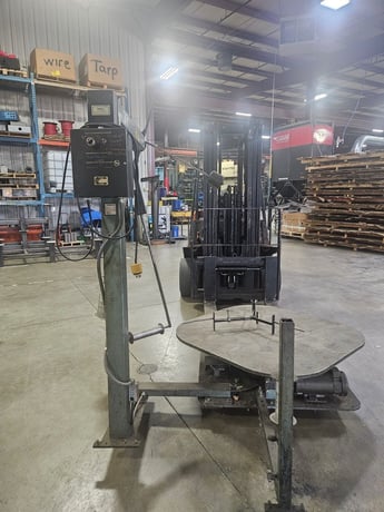 6000 lb. Coilmate #CM6048, motorized pallet decoiler, 48" outside dimension, loop Control, 1995 - Image 2