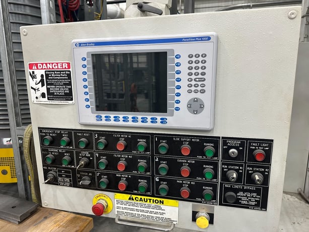 1350 Ton, Pacific #1350D-10/80, hydraulic press, 48" stroke, 66" daylight, 120" x80" bed, 1650 gallon - Image 4