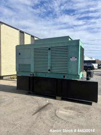 350 kW Cummins #DFCC-3387631, Diesel Generator, NTA855G3 Engine, 17 hours, 1999 - Image 1