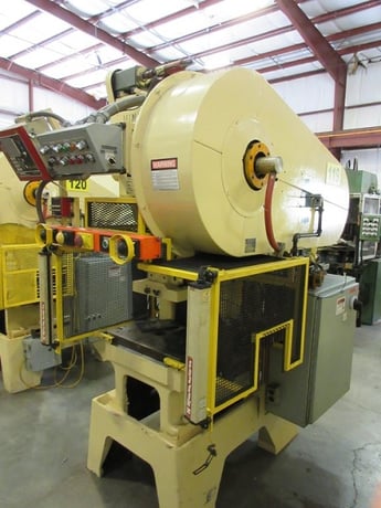 32 Ton, Minster #B1-32OBS press, 2" stroke, 9.75" Shut Height, air clutch & brake, automatic lubrication, 7.5 - Image 3
