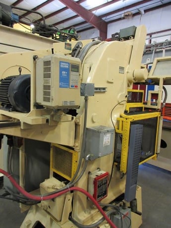32 Ton, Minster #B1-32OBS press, 2" stroke, 9.75" Shut Height, air clutch & brake, automatic lubrication, 7.5 - Image 4