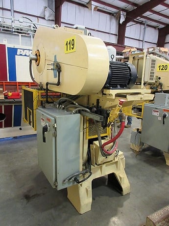 32 Ton, Minster #B1-32OBS press, 2" stroke, 9.75" Shut Height, air clutch & brake, automatic lubrication, 7.5 - Image 5