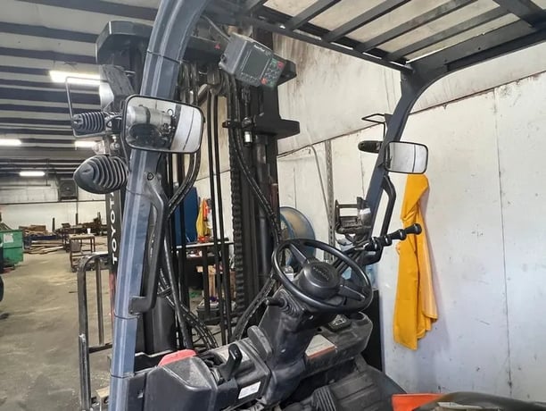 14000 lb. Toyota #8FGC70U, forklift, 2017 - Image 4