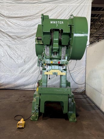 75 Ton, Minster #7, Back Gauge OBI press, 6" stroke, 14.5" Shut Height, 4" adj., 40 SPM, 36" x24" bed, air - Image 2