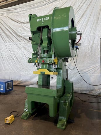 75 Ton, Minster #7, Back Gauge OBI press, 6" stroke, 14.5" Shut Height, 4" adj., 40 SPM, 36" x24" bed, air - Image 3