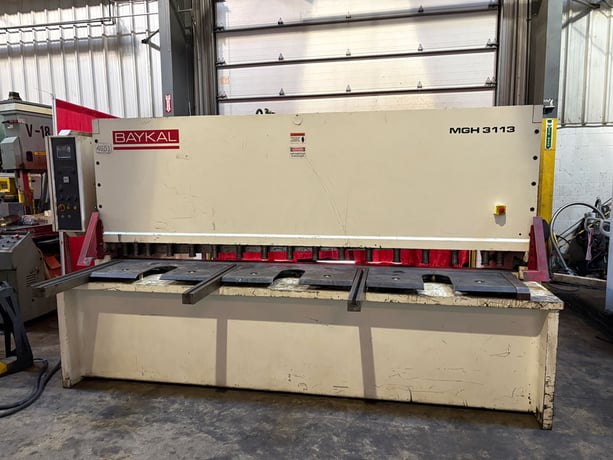 1/2" x 10' Baykal #MGH-3113, hydraulic swing beam shear, 14 SPM, Cybelec Cybtouch Control, 39" front squaring - Image 2