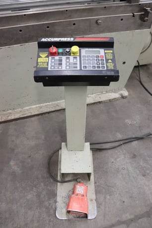 130 Ton, Accurpress #713012, Hydraulic Press Brake, Automec CNC150, 12' bed, 124" between housing, 14" open - Image 9
