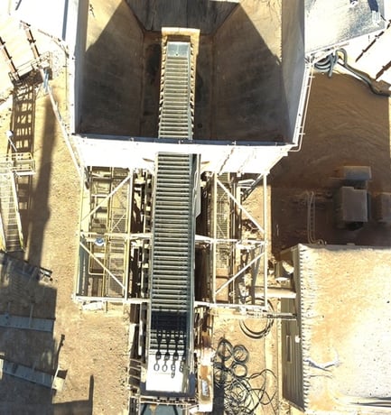 apron feeder & hopper avai, 30' & 53' capacity - Image 1