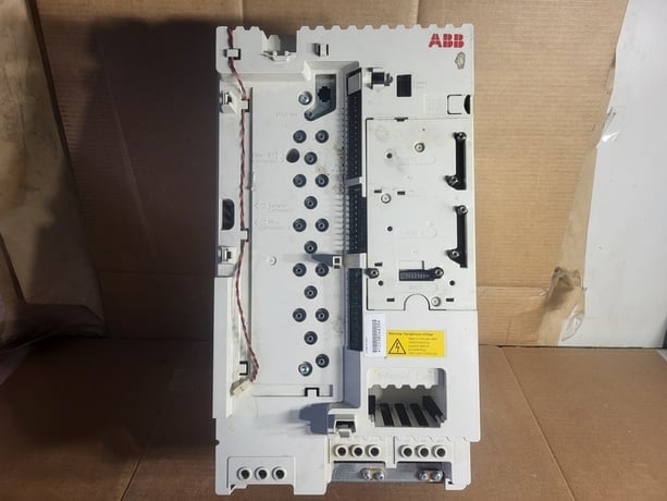 25 HP ABB, ACS800-04-0030-7, VFD, 600 Volts - Image 4