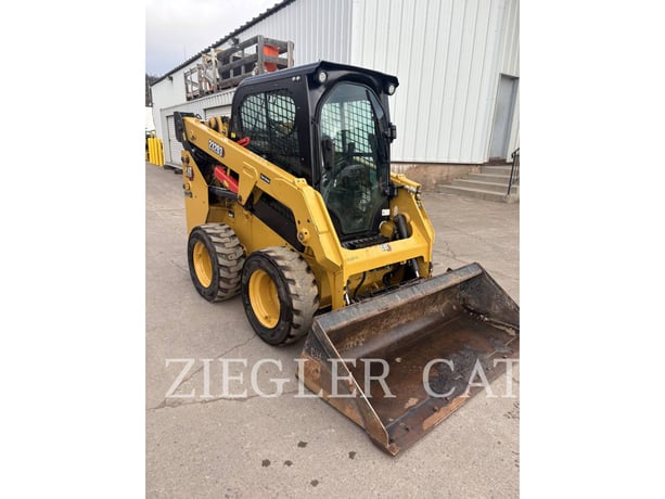 Cat 232D3, Skid Steer Loader, 636 hours, S/N: GJ500177, 2021 - Image 2
