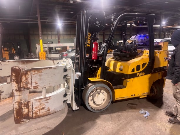 15500 lb. Yale #GLC155, Forklift, w/84" Cascade Paper Roll Clamp, 94" Low/150" Lift Triplex Mast, 13400 - Image 1