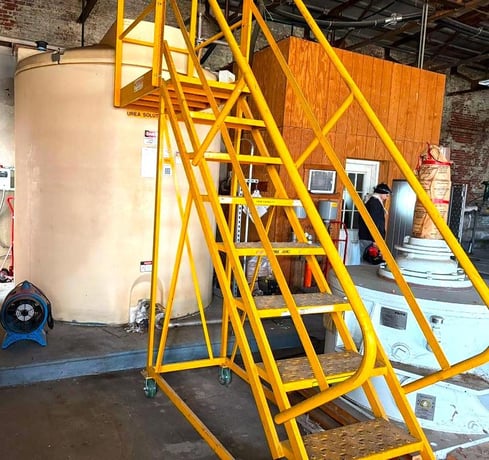 2500 gallon Plastic Tank w/Steel Stairway - Image 1