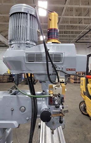 Acer #3CVS, vertical mill, 9" x42" tbl., 3 HP, 4500 RPM, R-8, X-Axis power feed, Newall digital read out - Image 6